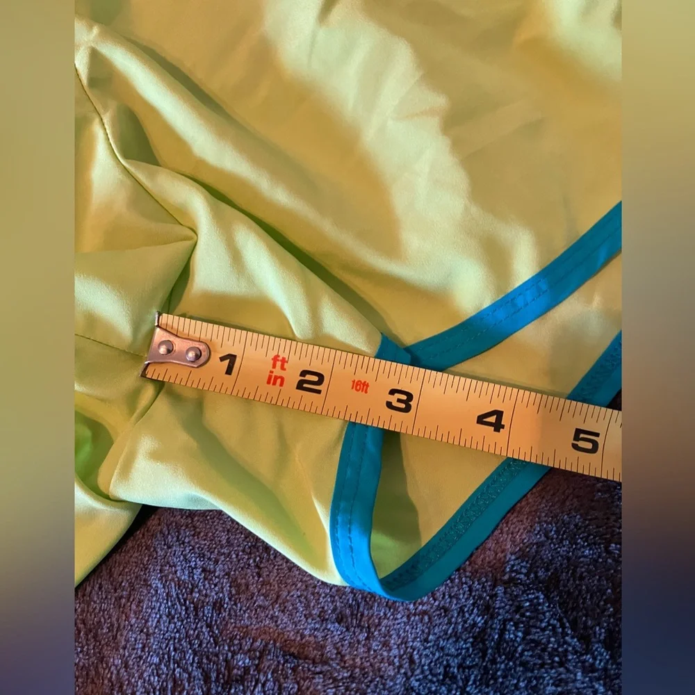 Reebok PlayDry Short with built-in brief & pocket - Picture 3 of 8